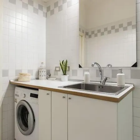 Apartment In Via Del Pratello Bologna