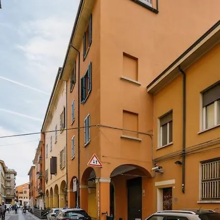 In Via Del Pratello