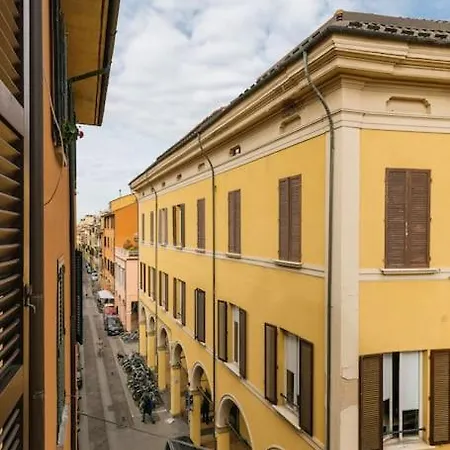 In Via Del Pratello